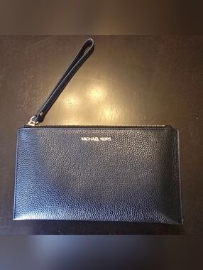 MICHAEL KORS Black Pebbled Leather Wristlet